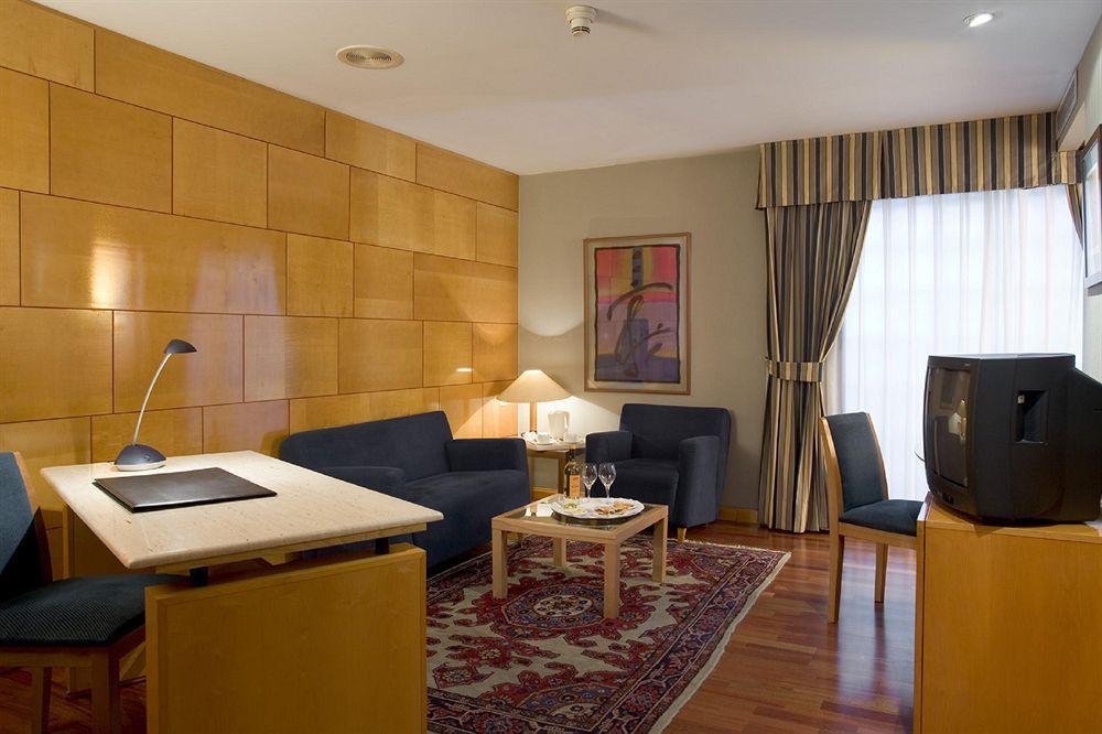 Hotel Ciudad De Valladolid Room photo